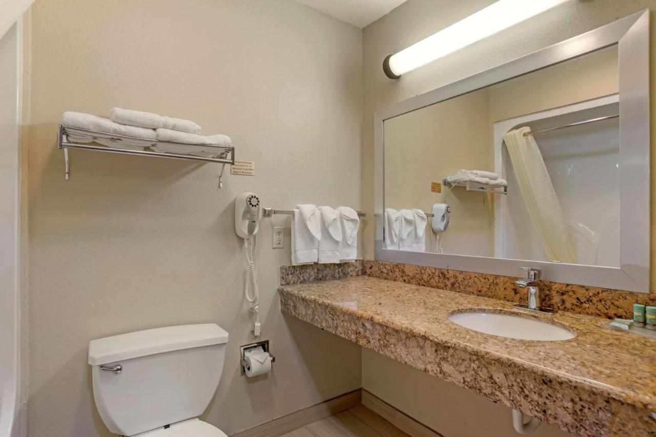 Best Western Ville Platte Bagian luar foto