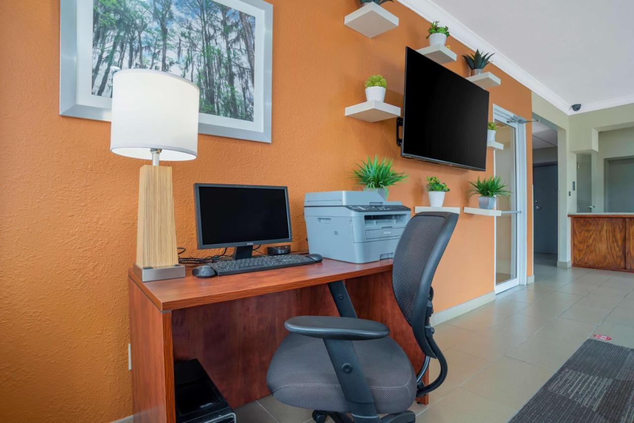 Best Western Ville Platte Bagian luar foto